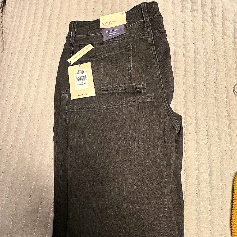 NWT Black NYDJ 12p Marilyn Straight Jeans
